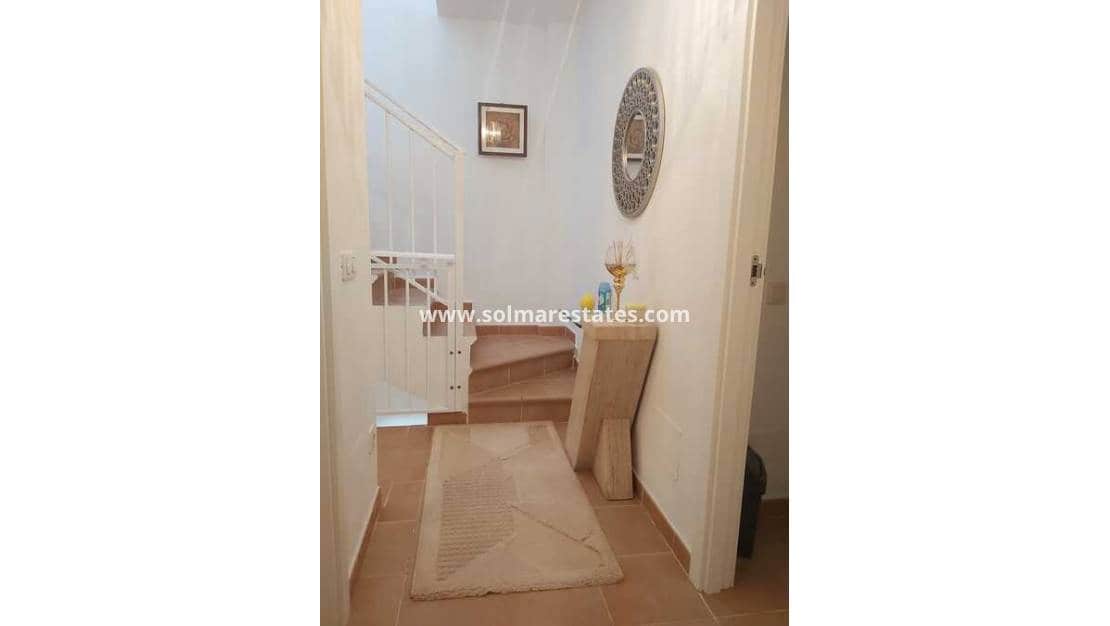 3 makuuhuone Omakotitalo myytävänä paikassa Villamartin mukana uima-altaan - 175 000 € (Ref: 9449747)