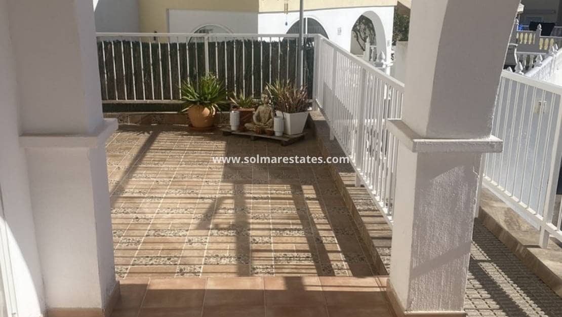 3 makuuhuone Omakotitalo myytävänä paikassa Villamartin mukana uima-altaan - 175 000 € (Ref: 9449747)