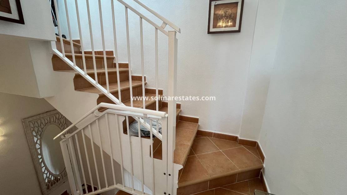 3 bedroom Townhouse for sale in Villamartin with pool - € 175,000 (Ref: 9449747)