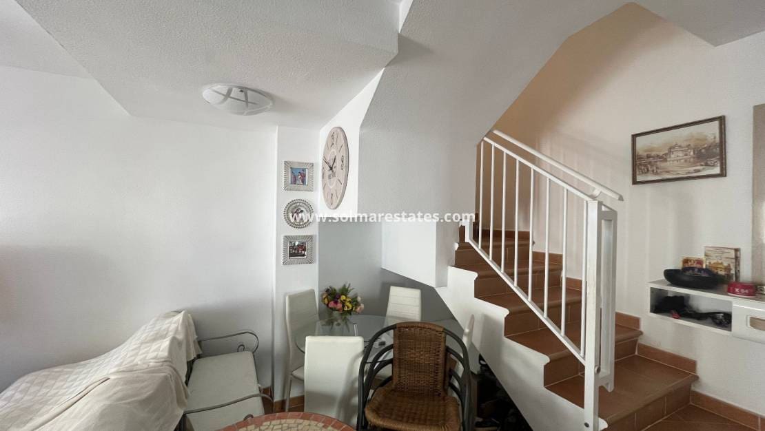 3 bedroom Townhouse for sale in Villamartin with pool - € 175,000 (Ref: 9449747)