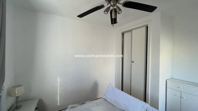 3 makuuhuone Omakotitalo myytävänä paikassa Villamartin, Orihuela mukana uima-altaan - 175 000 € (Ref: 9449747)