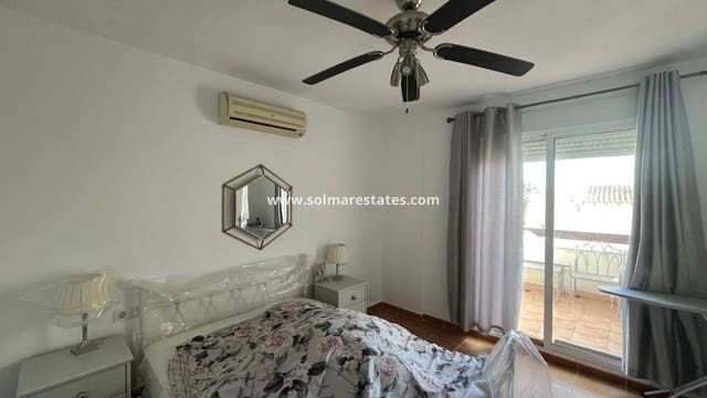 3 makuuhuone Omakotitalo myytävänä paikassa Villamartin, Orihuela mukana uima-altaan - 175 000 € (Ref: 9449747)