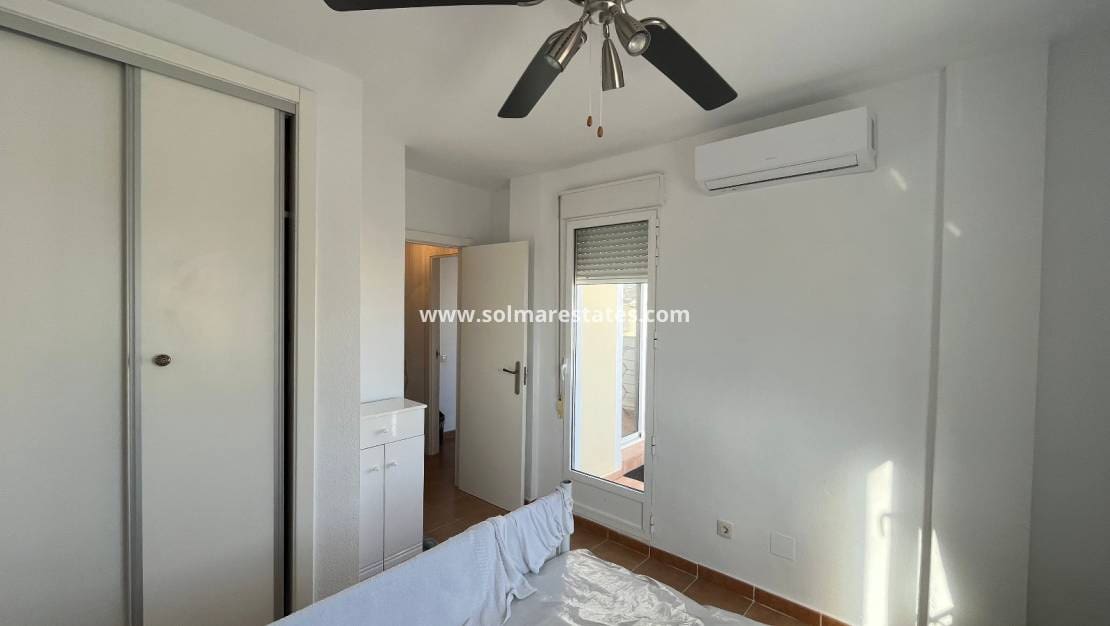 3 bedroom Townhouse for sale in Villamartin with pool - € 175,000 (Ref: 9449747)