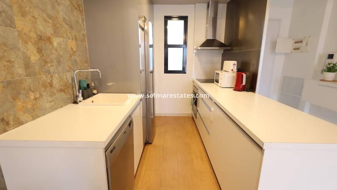2 Zimmer Apartment zu verkaufen in La Zenia mit Pool - 279.500 € (Ref: 9451503)