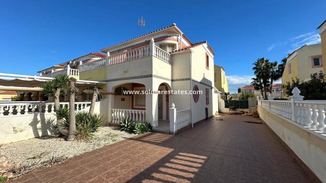2 Zimmer Haus zu verkaufen in Cabo Roig mit Pool - 160.000 € (Ref: 9451505)