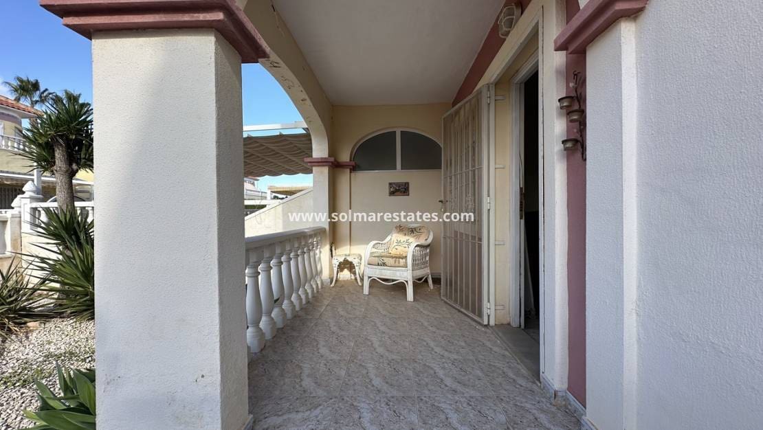 2 bedroom Semi-detached Villa for sale in Cabo Roig with pool - € 160,000 (Ref: 9451505)