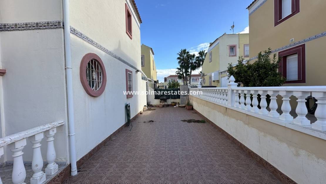 2 bedroom Semi-detached Villa for sale in Cabo Roig with pool - € 160,000 (Ref: 9451505)