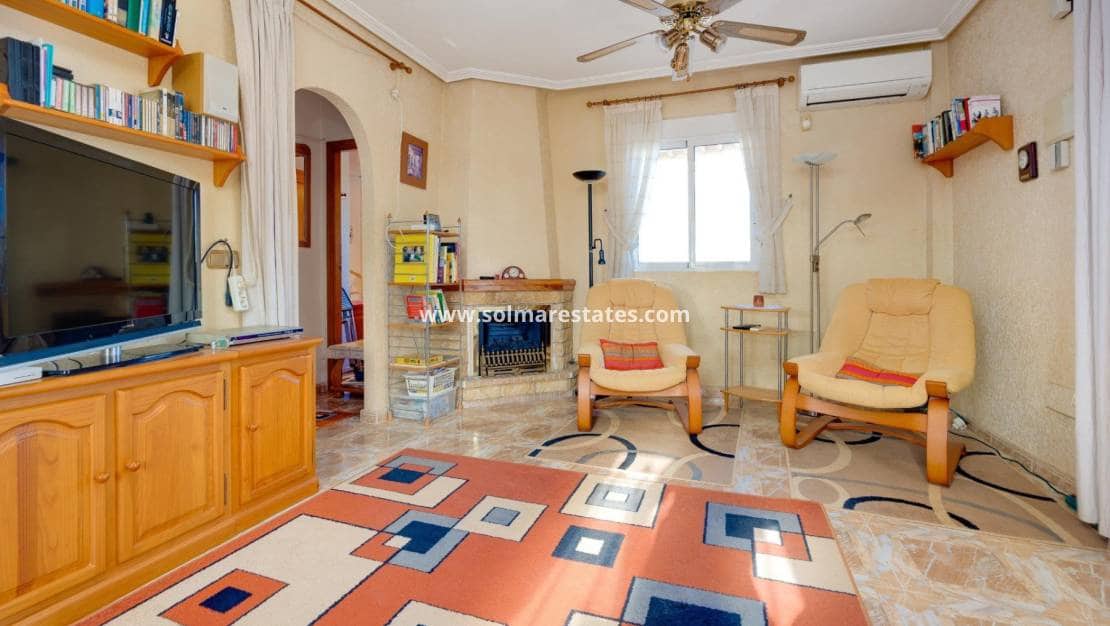 4 sypialnia Willa na sprzedaż w Playa Flamenca z basenem - 315 000 € (Ref: 9459469)