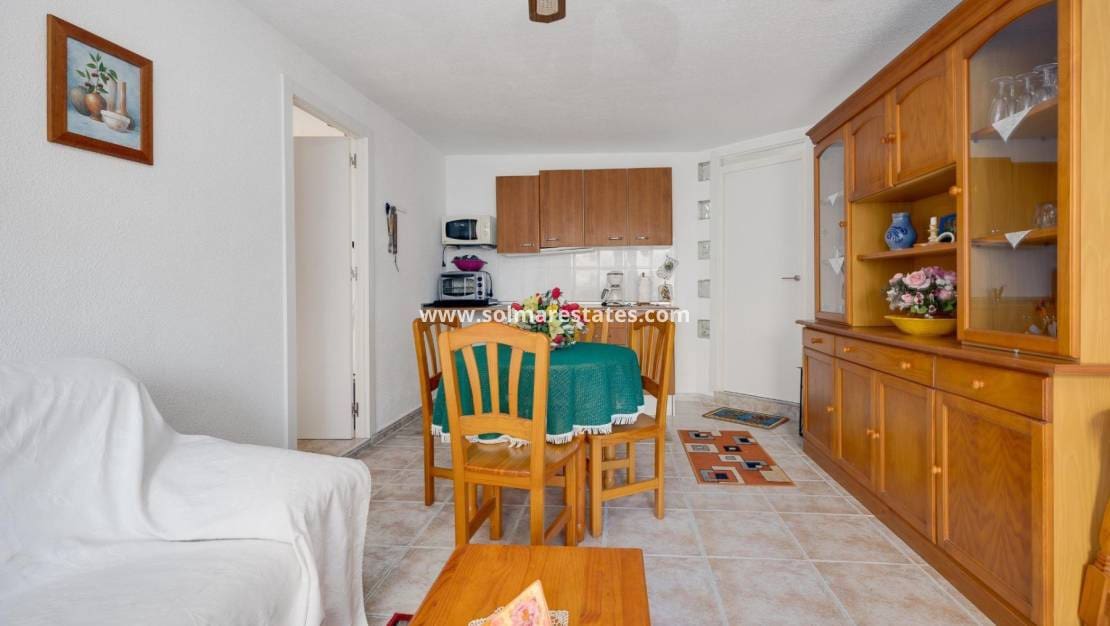 4 sypialnia Willa na sprzedaż w Playa Flamenca z basenem - 315 000 € (Ref: 9459469)