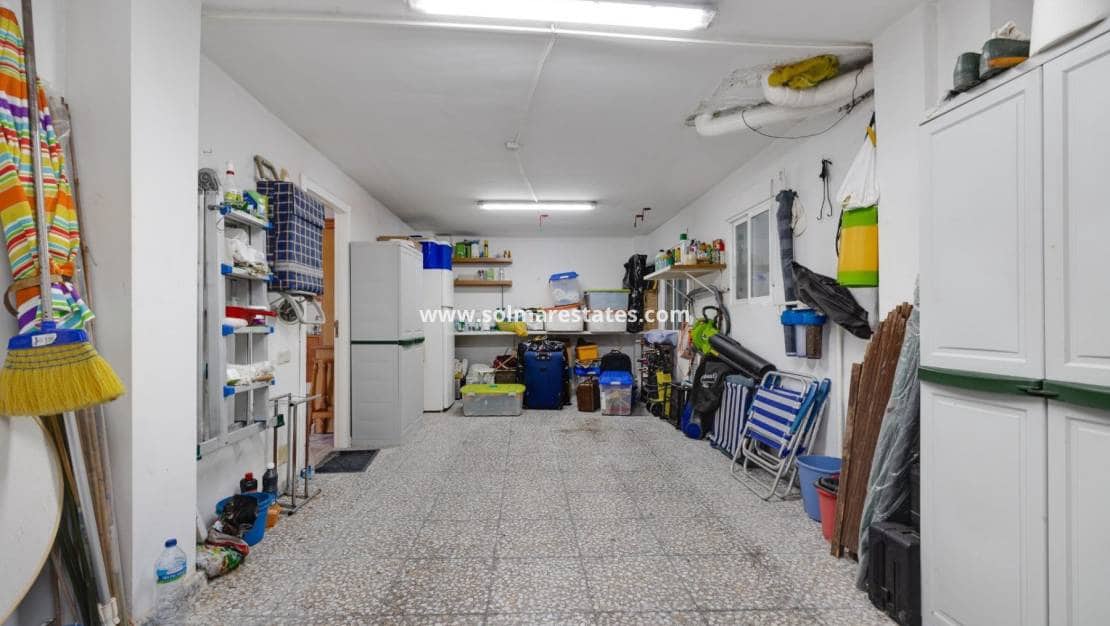 4 sypialnia Willa na sprzedaż w Playa Flamenca z basenem - 315 000 € (Ref: 9459469)