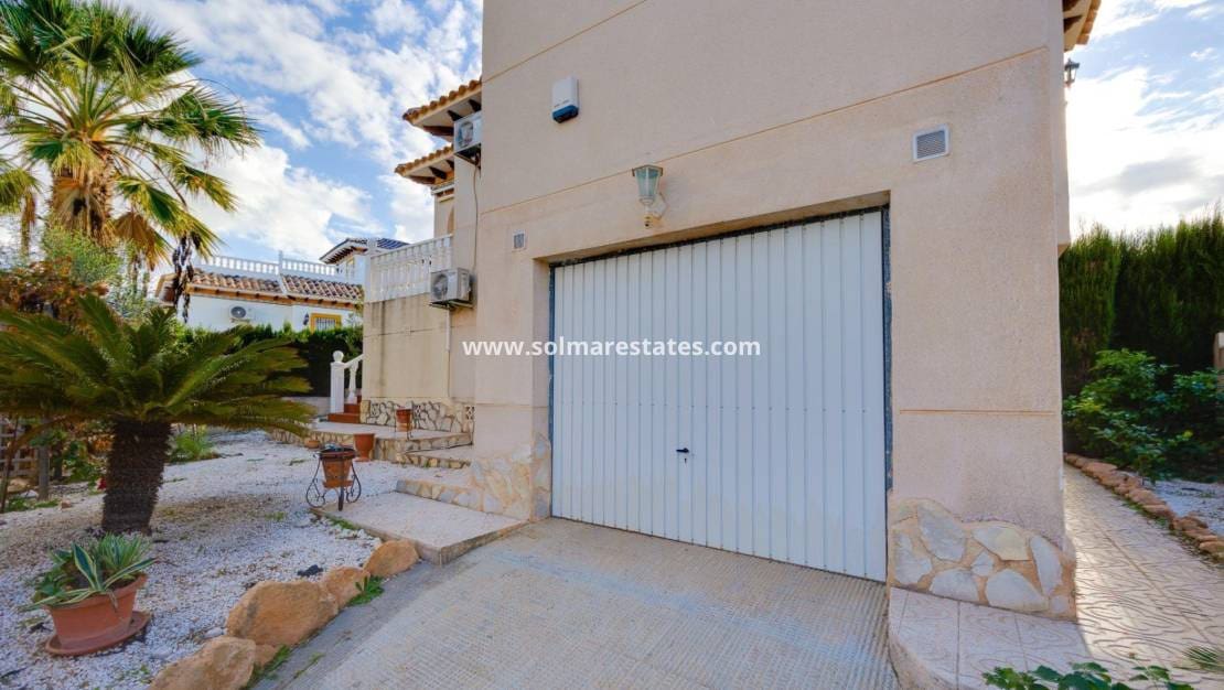 4 sypialnia Willa na sprzedaż w Playa Flamenca z basenem - 315 000 € (Ref: 9459469)