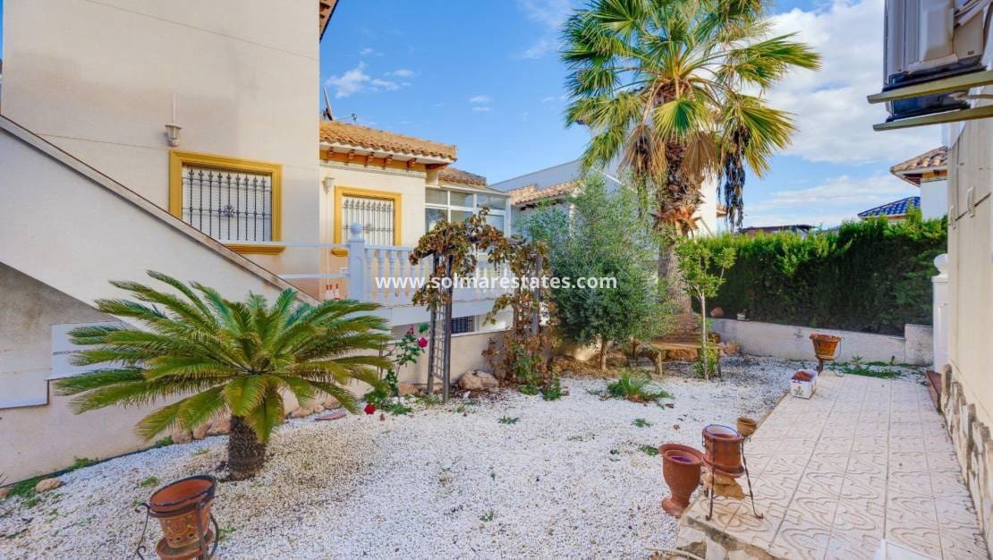 4 sypialnia Willa na sprzedaż w Playa Flamenca z basenem - 315 000 € (Ref: 9459469)