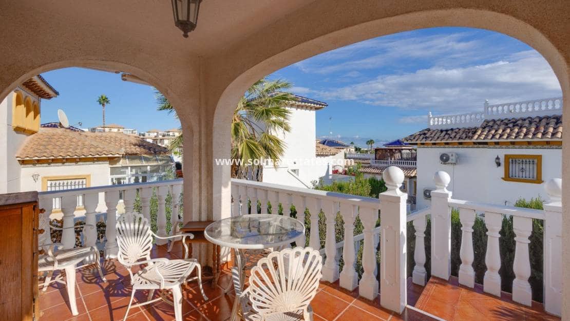 4 sypialnia Willa na sprzedaż w Playa Flamenca z basenem - 315 000 € (Ref: 9459469)