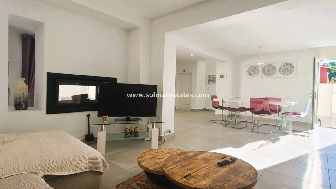 Chalet de 4 habitaciones en Los Balcones en venta con piscina - 535.000 € (Ref: 9462672)