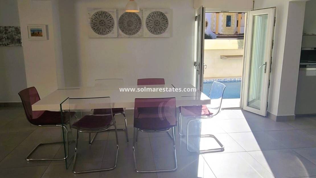 Chalet de 4 habitaciones en Los Balcones en venta con piscina - 535.000 € (Ref: 9462672)