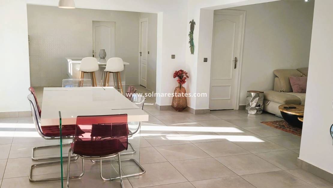 Chalet de 4 habitaciones en Los Balcones en venta con piscina - 535.000 € (Ref: 9462672)