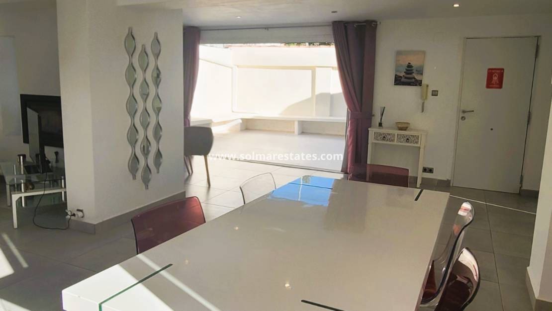 Chalet de 4 habitaciones en Los Balcones en venta con piscina - 535.000 € (Ref: 9462672)