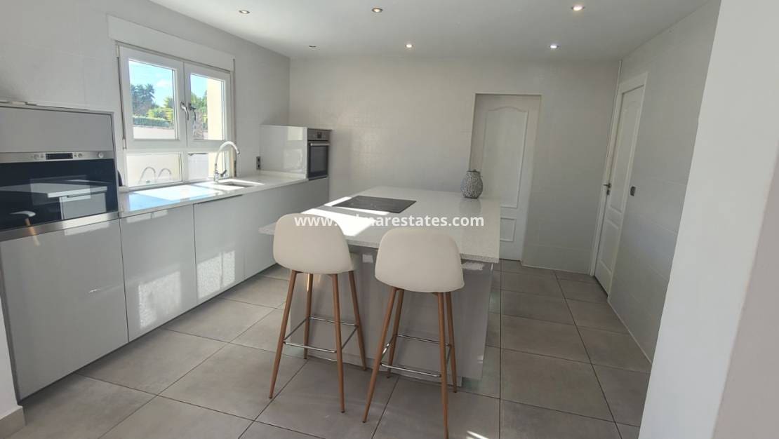 Chalet de 4 habitaciones en Los Balcones en venta con piscina - 535.000 € (Ref: 9462672)