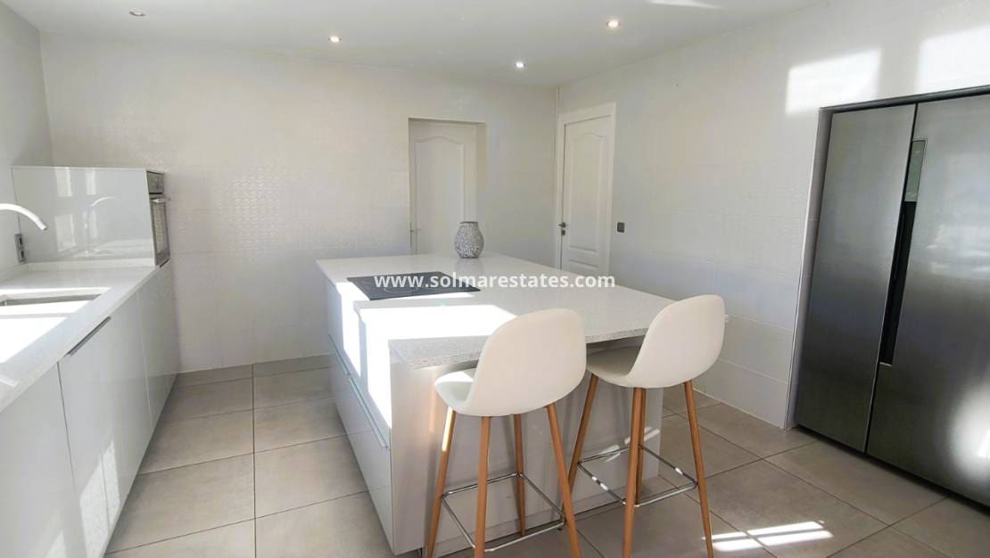 Chalet de 4 habitaciones en Los Balcones en venta con piscina - 535.000 € (Ref: 9462672)