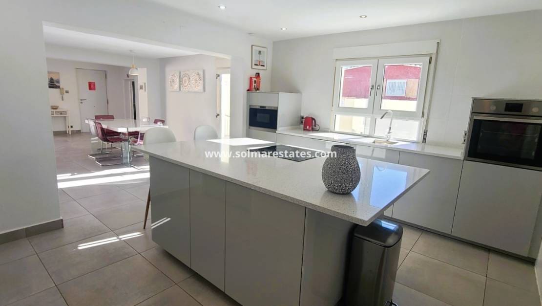 Chalet de 4 habitaciones en Los Balcones en venta con piscina - 535.000 € (Ref: 9462672)