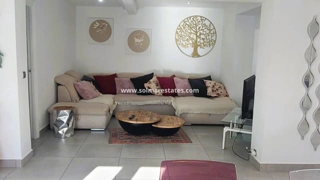 Chalet de 4 habitaciones en Los Balcones en venta con piscina - 535.000 € (Ref: 9462672)