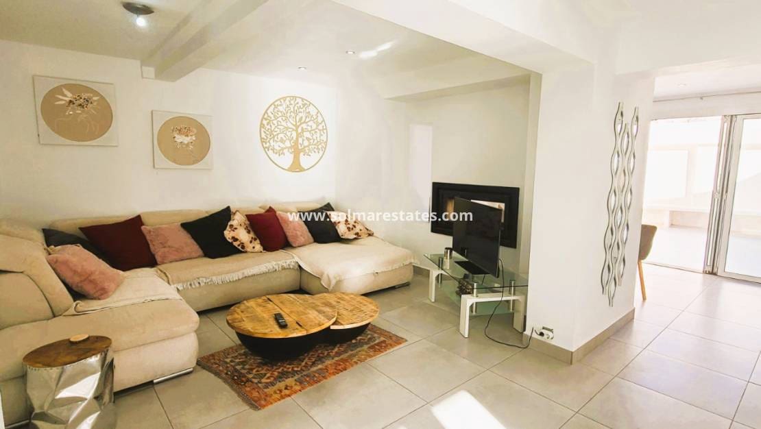 Chalet de 4 habitaciones en Los Balcones en venta con piscina - 535.000 € (Ref: 9462672)