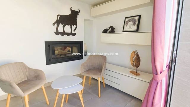 Chalet de 4 habitaciones en Los Balcones en venta con piscina - 535.000 € (Ref: 9462672)