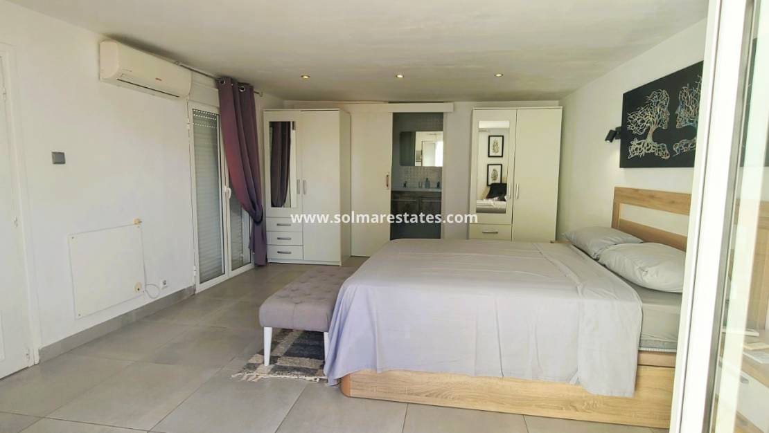 Chalet de 4 habitaciones en Los Balcones en venta con piscina - 535.000 € (Ref: 9462672)