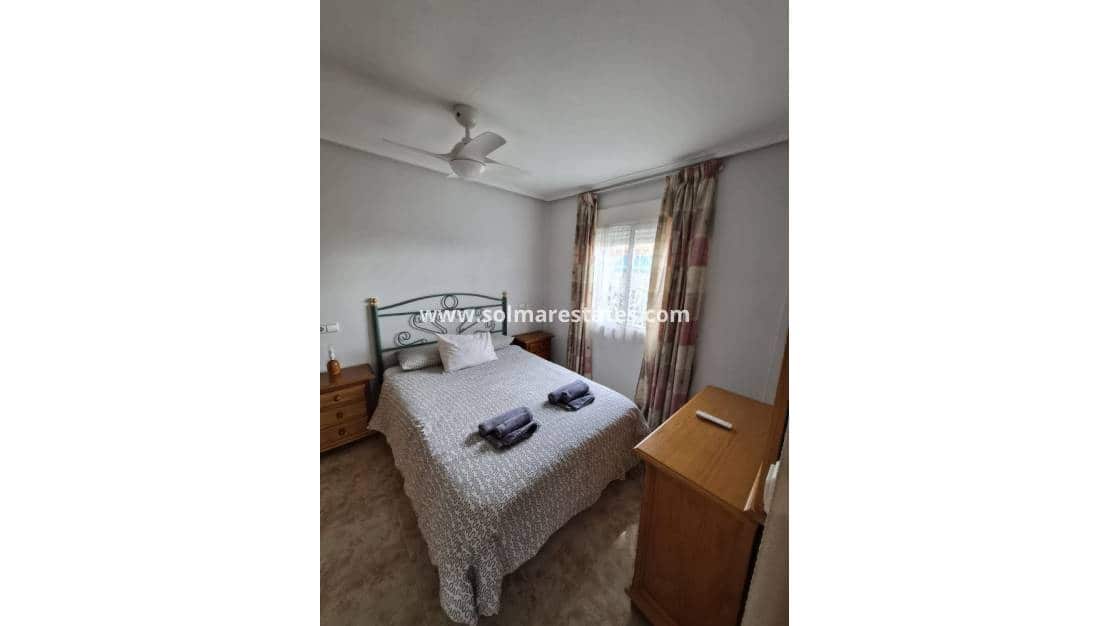 Casa de 5 habitaciones en Playa Flamenca en venta con piscina - 278.000 € (Ref: 9462673)