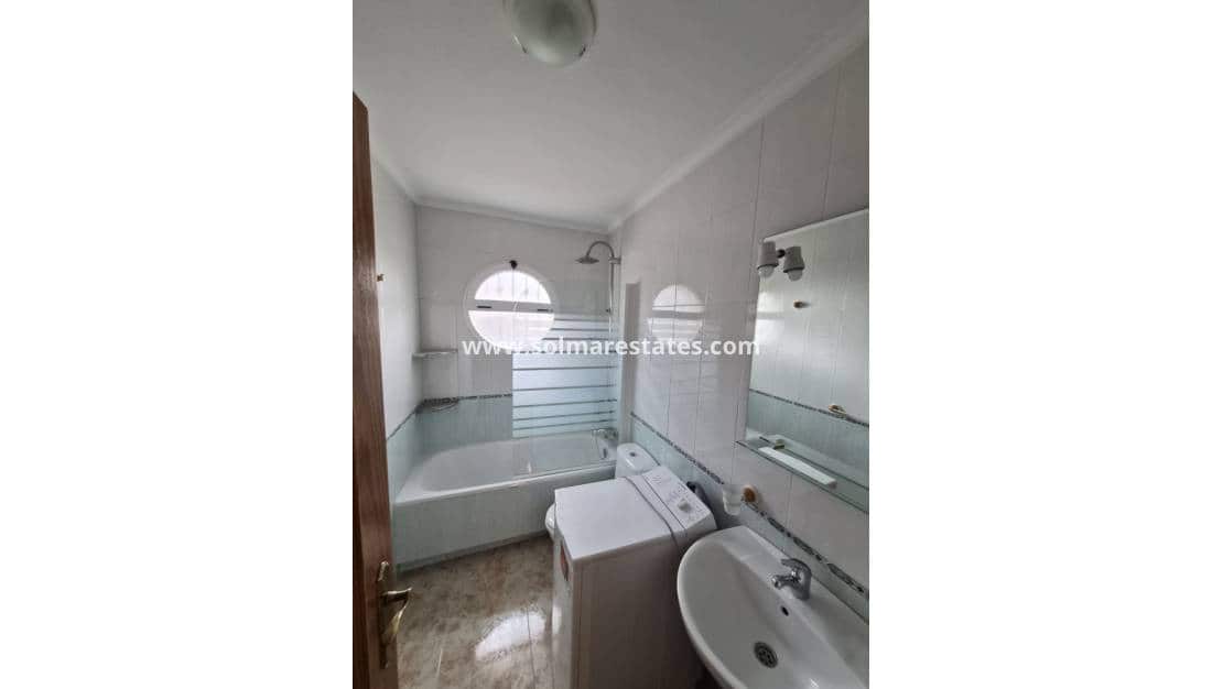 Casa de 5 habitaciones en Playa Flamenca en venta con piscina - 278.000 € (Ref: 9462673)