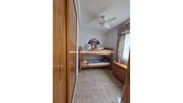 5 soverom Hus til salgs i Playa Flamenca, Orihuela med svømmebasseng - € 278 000 (Ref: 9462673)