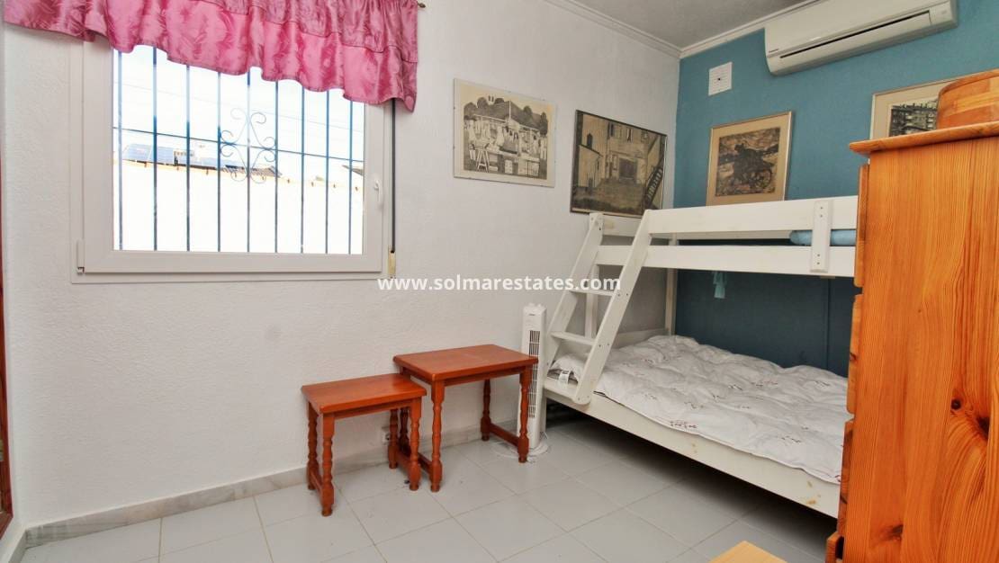 2 makuuhuone Huvila myytävänä paikassa La Siesta mukana uima-altaan - 279 000 € (Ref: 9462792)