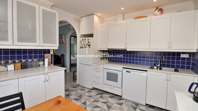 2 makuuhuone Huvila myytävänä paikassa La Siesta, Torrevieja mukana uima-altaan - 279 000 € (Ref: 9462792)