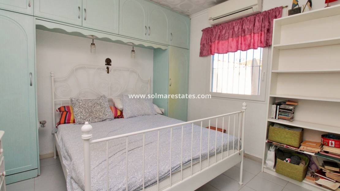 2 makuuhuone Huvila myytävänä paikassa La Siesta mukana uima-altaan - 279 000 € (Ref: 9462792)