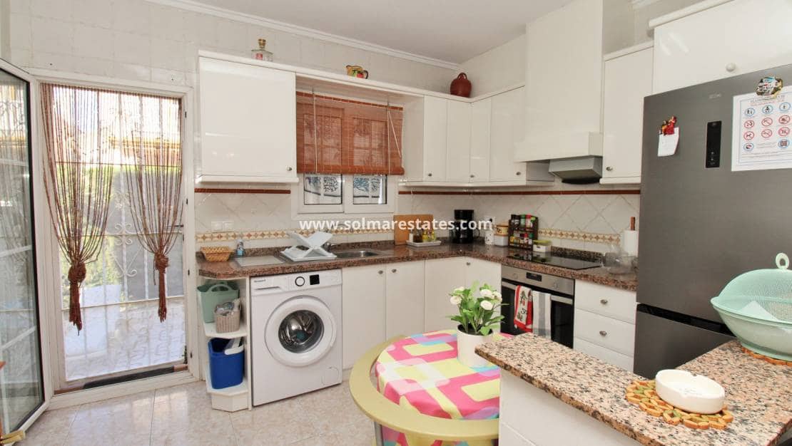 Apartamento de 2 habitaciones en Playa Flamenca en venta con piscina - 199.000 € (Ref: 9462793)