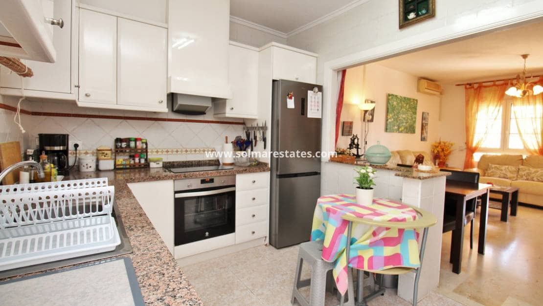 Apartamento de 2 habitaciones en Playa Flamenca en venta con piscina - 199.000 € (Ref: 9462793)