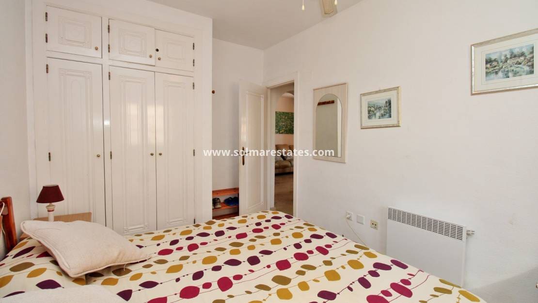 Apartamento de 2 habitaciones en Playa Flamenca en venta con piscina - 199.000 € (Ref: 9462793)