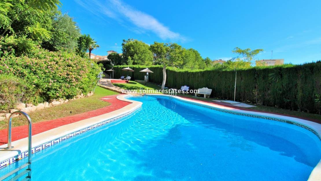 Apartamento de 2 habitaciones en Playa Flamenca en venta con piscina - 199.000 € (Ref: 9462793)