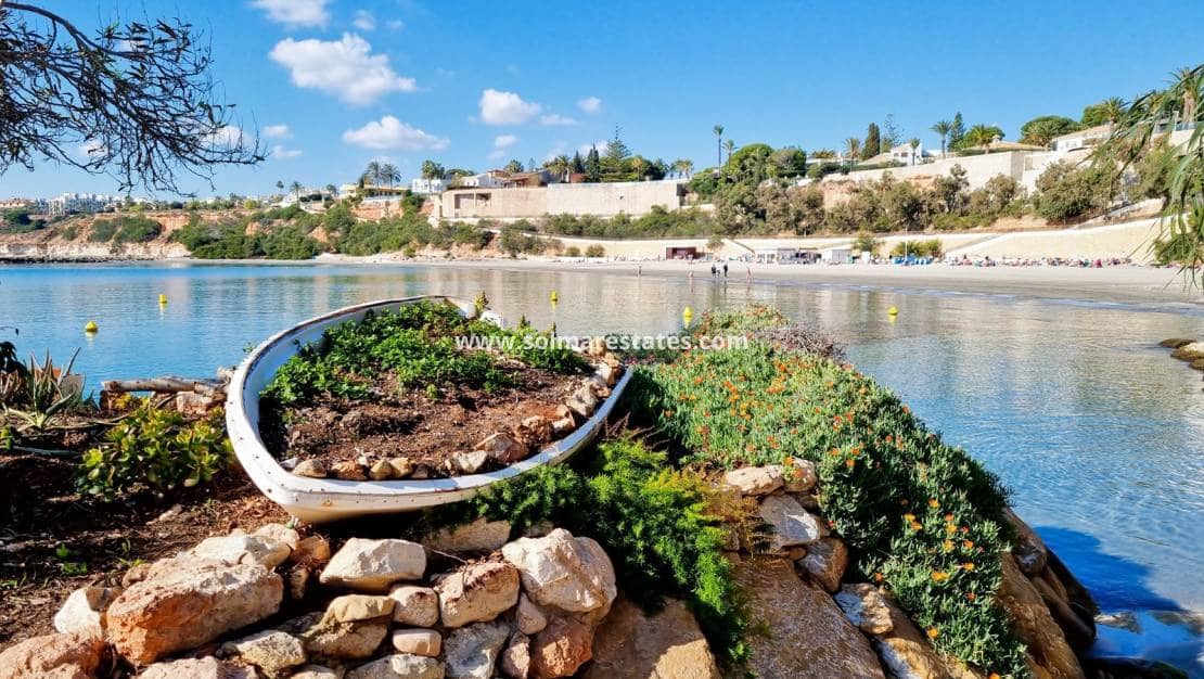 Apartamento de 2 habitaciones en Playa Flamenca en venta con piscina - 199.000 € (Ref: 9462793)