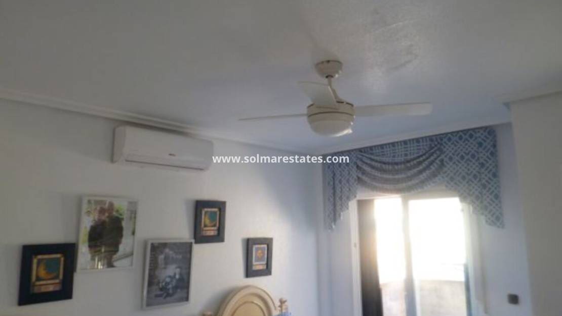 3 chambre Villa/Maison à vendre à Playa Flamenca avec piscine - 389 000 € (Ref: 9462794)