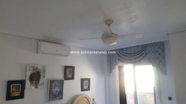 3 chambre Villa/Maison à vendre à Playa Flamenca, Orihuela avec piscine - 389 000 € (Ref: 9462794)