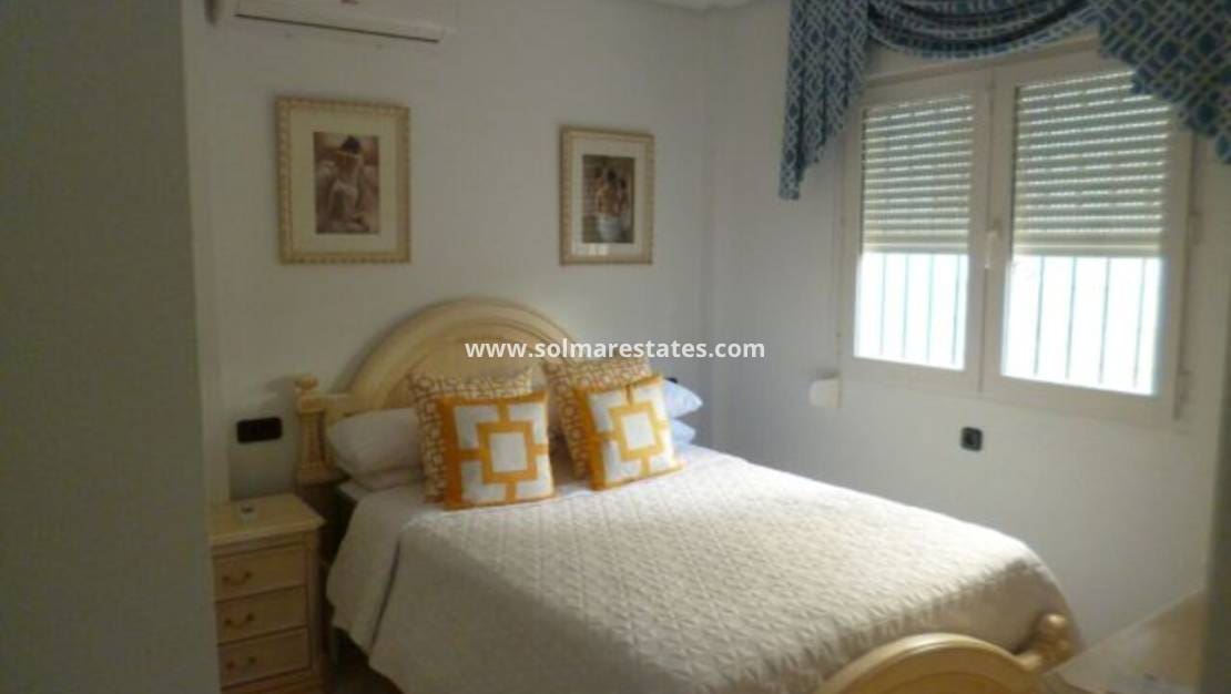 3 chambre Villa/Maison à vendre à Playa Flamenca avec piscine - 389 000 € (Ref: 9462794)