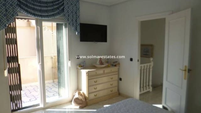 3 chambre Villa/Maison à vendre à Playa Flamenca, Orihuela avec piscine - 389 000 € (Ref: 9462794)