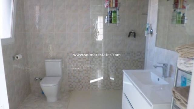 3 chambre Villa/Maison à vendre à Playa Flamenca, Orihuela avec piscine - 389 000 € (Ref: 9462794)