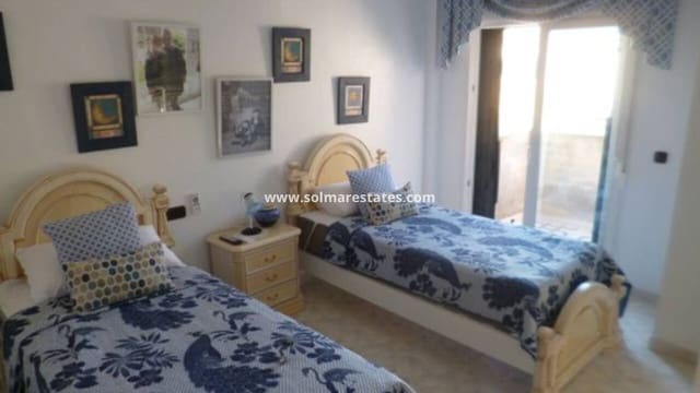 3 chambre Villa/Maison à vendre à Playa Flamenca, Orihuela avec piscine - 389 000 € (Ref: 9462794)