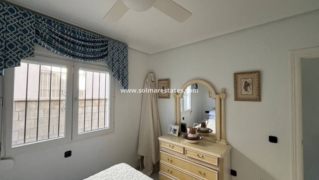 3 bedroom Villa for sale in Playa Flamenca with pool - € 389,000 (Ref: 9462794)