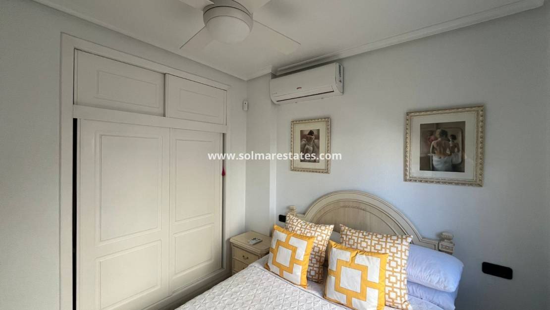 3 bedroom Villa for sale in Playa Flamenca with pool - € 389,000 (Ref: 9462794)