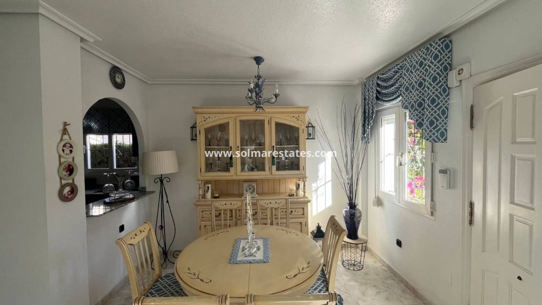 3 bedroom Villa for sale in Playa Flamenca with pool - € 389,000 (Ref: 9462794)