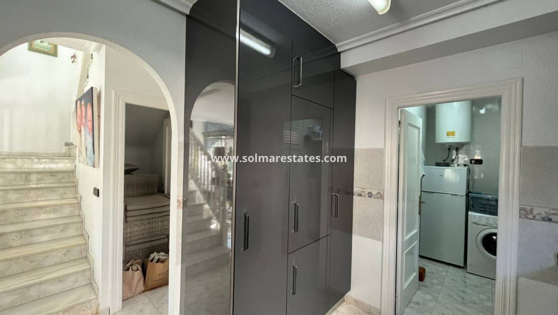 3 bedroom Villa for sale in Playa Flamenca with pool - € 389,000 (Ref: 9462794)