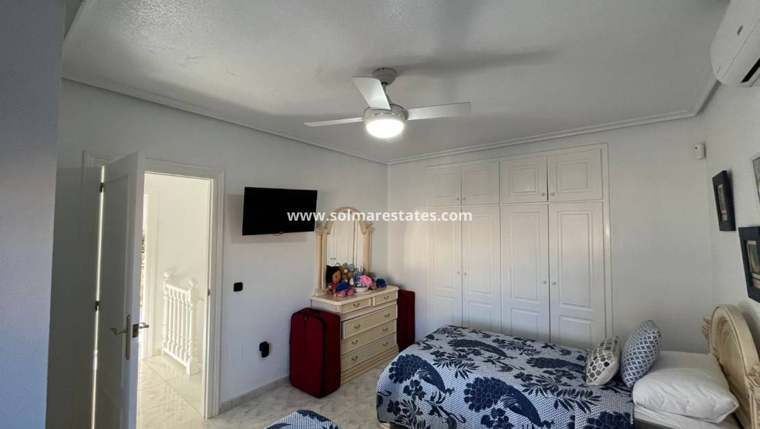 3 bedroom Villa for sale in Playa Flamenca with pool - € 389,000 (Ref: 9462794)